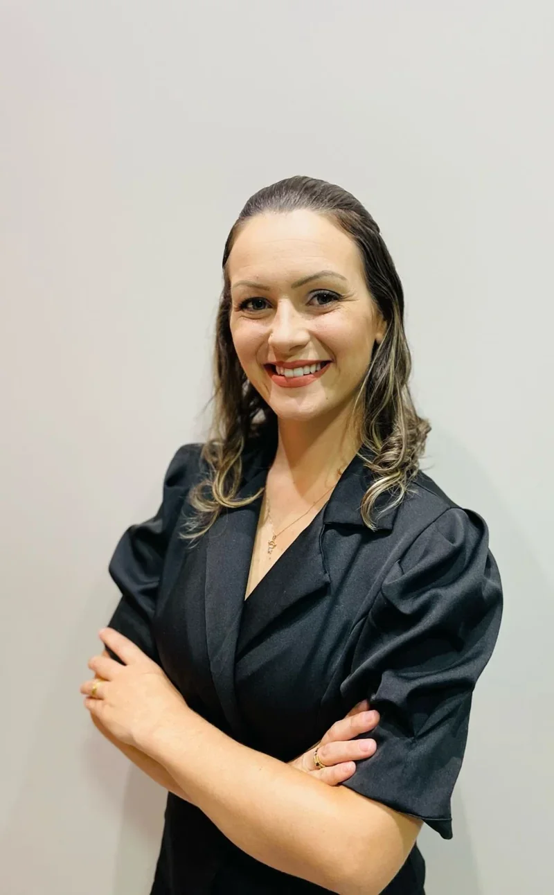 Eduarda Paloschi, psicóloga clínica e psicanalista, em retrato profissional